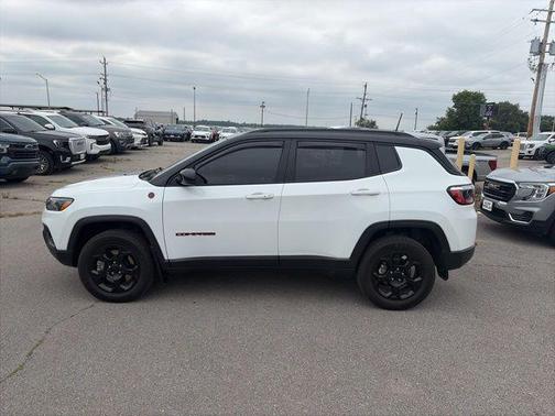 Bright White Clearcoat 2023 Jeep Compass Trailhawk