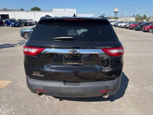 Mosaic Black Metallic 2019 Chevrolet Traverse LT Cloth