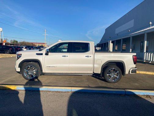 White Frost Tricoat 2023 GMC Sierra 1500 Denali