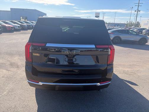 Onyx Black 2027 GMC Yukon Elevation