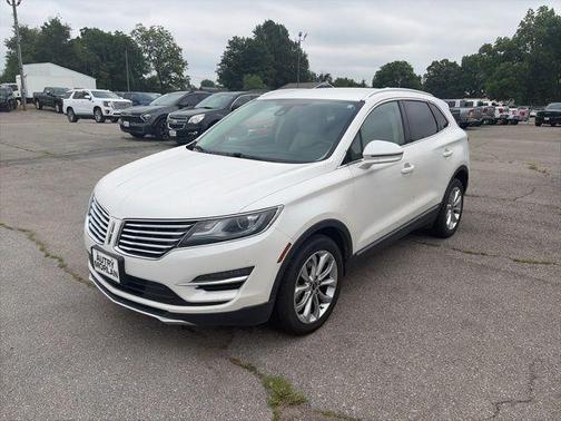 White Platinum 2018 Lincoln MKC Select