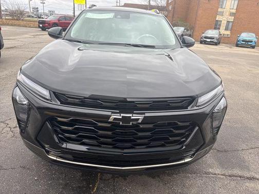 Mosaic Black Metallic 2026 Chevrolet Trax FWD ACTIV