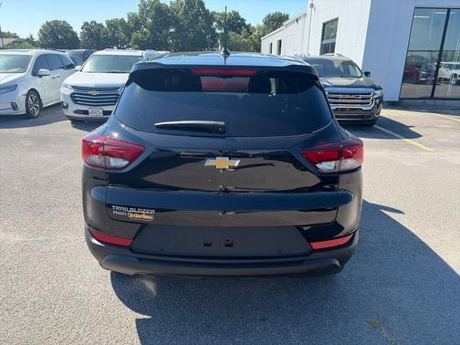 Mosaic Black Metallic 2026 Chevrolet Trailblazer LS