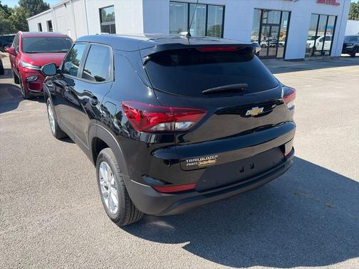 Mosaic Black Metallic 2026 Chevrolet Trailblazer LS
