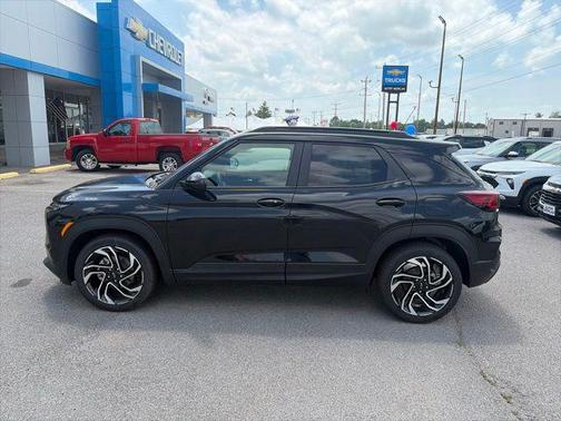 Mosaic Black Metallic 2026 Chevrolet Trailblazer RS