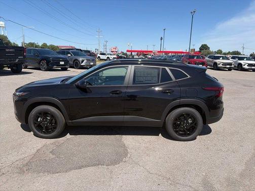 Mosaic Black Metallic 2026 Chevrolet Trax LT
