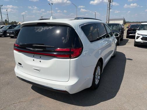 Bright White Clearcoat 2021 Chrysler Pacifica Touring L