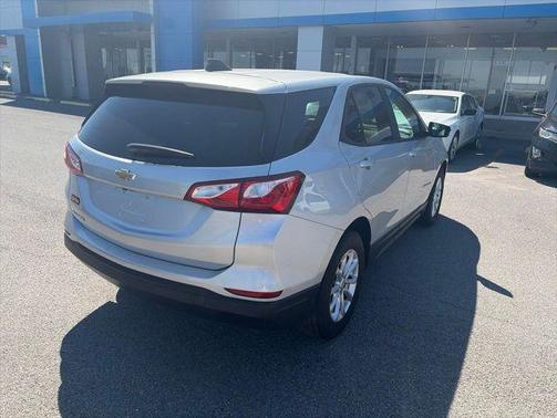 Silver Ice Metallic 2020 Chevrolet Equinox LS