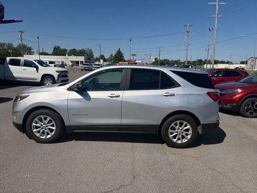 Silver Ice Metallic 2020 Chevrolet Equinox LS