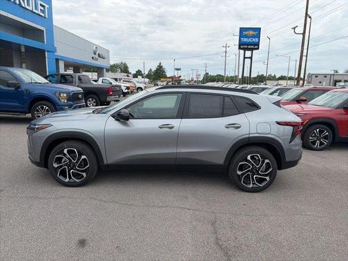 Sterling Gray 2026 Chevrolet Trax FWD 2RS