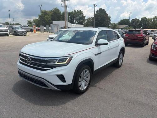 Pure White 2022 Volkswagen Atlas Cross Sport 3.6L V6 SE w/Technology