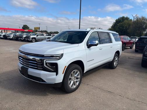 Polar White Tricoat 2026 Chevrolet Suburban Premier