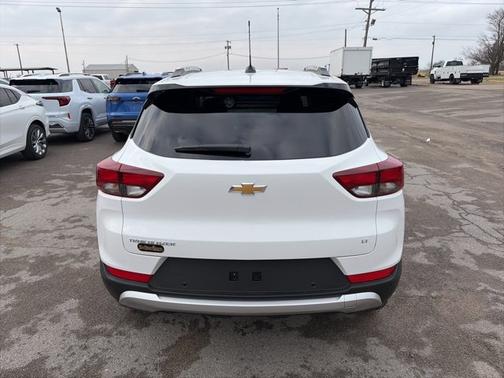 Summit White 2026 Chevrolet Trailblazer LT