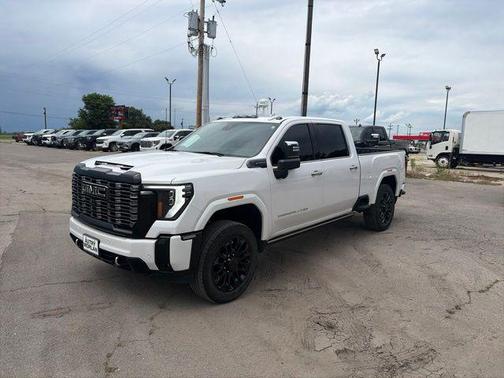 White Frost Tricoat 2025 GMC Sierra 2500 Denali Ultimate
