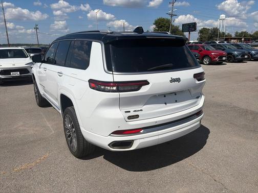Bright White Clearcoat 2021 Jeep Grand Cherokee L Summit