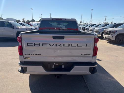 White Sands 2026 Chevrolet Silverado 1500 Custom