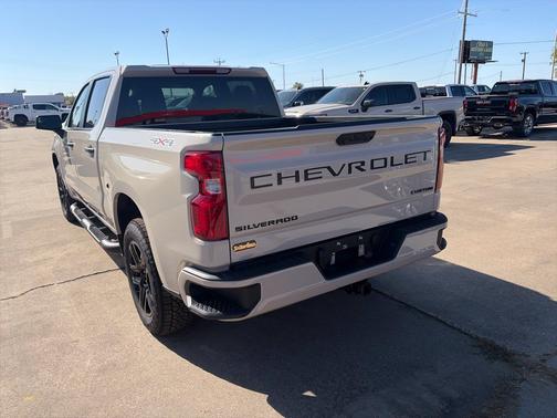 White Sands 2026 Chevrolet Silverado 1500 Custom