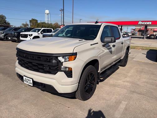 White Sands 2026 Chevrolet Silverado 1500 Custom