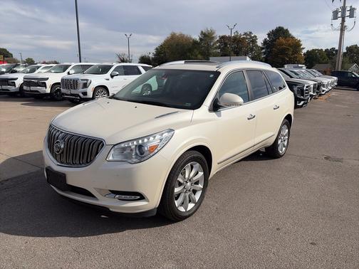 White Diamond Clearcoat 2014 Buick Enclave Premium