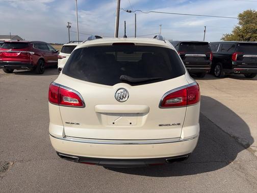White Diamond Clearcoat 2014 Buick Enclave Premium