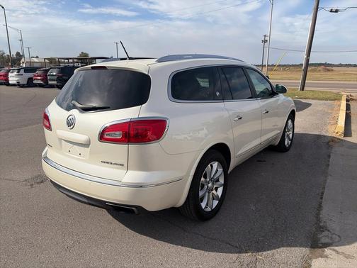 White Diamond Clearcoat 2014 Buick Enclave Premium