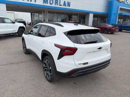 Summit White 2026 Chevrolet Trax FWD 2RS