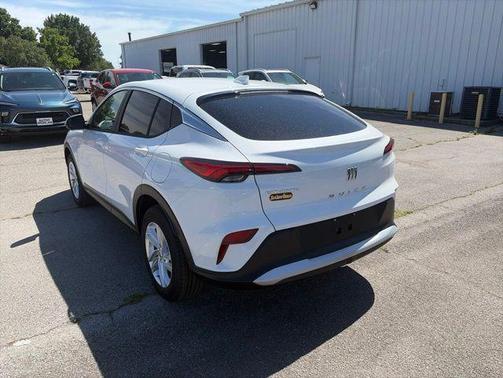 Summit White 2026 Buick Envista Preferred FWD