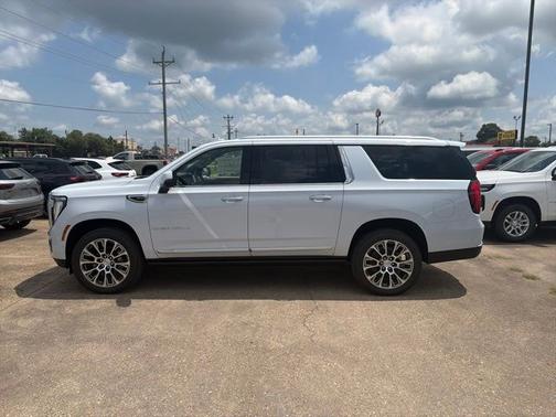 Glacier White Tricoat 2026 GMC Yukon XL Denali