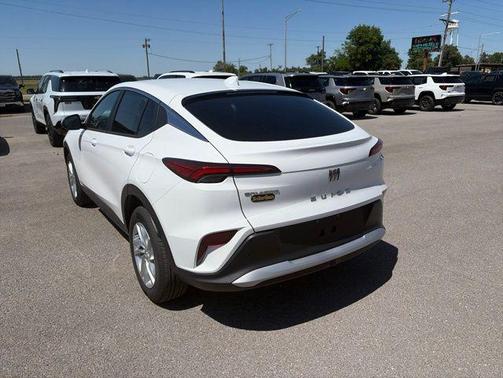 Summit White 2026 Buick Envista Preferred FWD