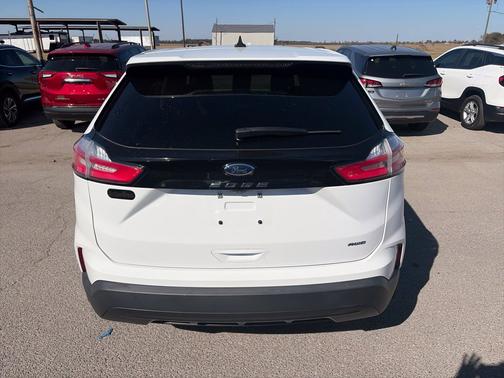 Oxford White 2022 Ford Edge SE