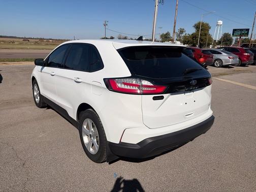 Oxford White 2022 Ford Edge SE