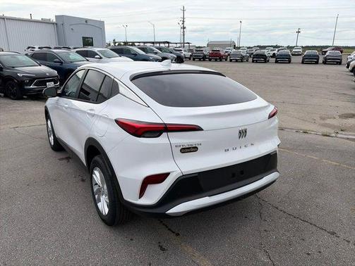 Summit White 2026 Buick Envista Preferred FWD