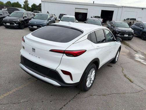 Summit White 2026 Buick Envista Preferred FWD