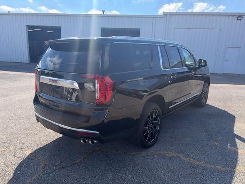 Onyx Black 2024 GMC Yukon XL Denali