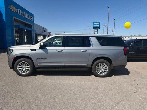 Sterling Metallic 2024 GMC Yukon XL SLT