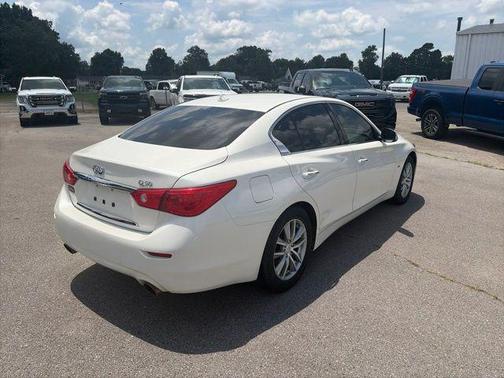 Majestic White 2016 INFINITI Q50 2.0T Premium