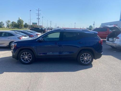 2023 GMC Terrain SLT