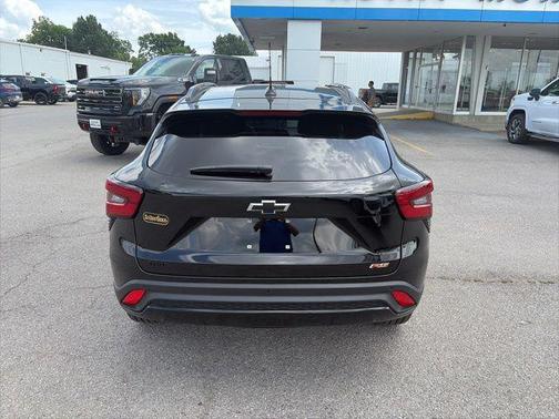 Mosaic Black Metallic 2026 Chevrolet Trax FWD 2RS