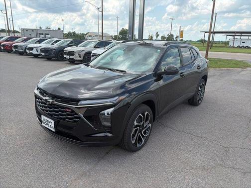 Mosaic Black Metallic 2026 Chevrolet Trax FWD 2RS