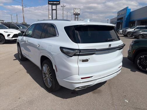 Iridescent White Tricoat 2027 Buick Enclave Avenir