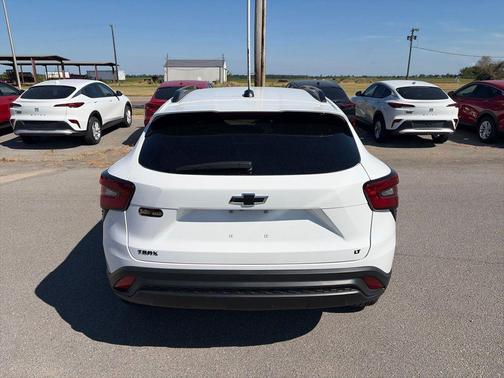 Summit White 2026 Chevrolet Trax LT