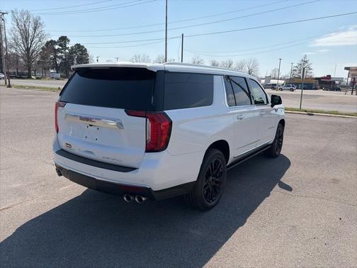 White Frost Tricoat 2023 GMC Yukon XL Denali