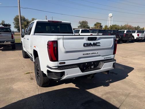 Glacier White Tricoat 2026 GMC Sierra 2500 Denali Ultimate