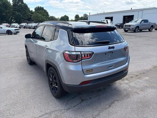 Billet Silver Metallic Clearcoat 2022 Jeep Compass Latitude