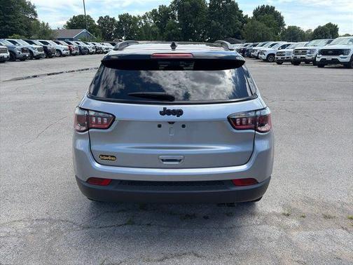 Billet Silver Metallic Clearcoat 2022 Jeep Compass Latitude