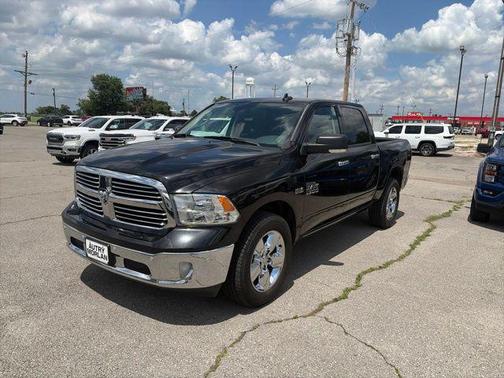 Brilliant Black Crystal Pearlcoat 2018 RAM 1500 Big Horn