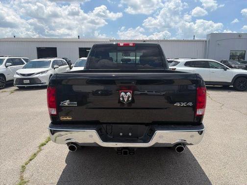 Brilliant Black Crystal Pearlcoat 2018 RAM 1500 Big Horn