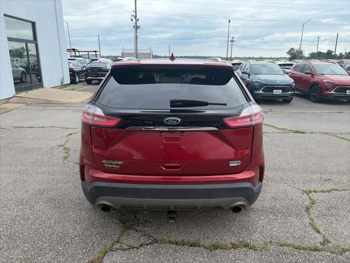 Red 2019 Ford Edge SEL