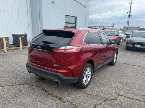 Red 2019 Ford Edge SEL