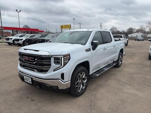 Glacier White Tricoat 2026 GMC Sierra 1500 SLT